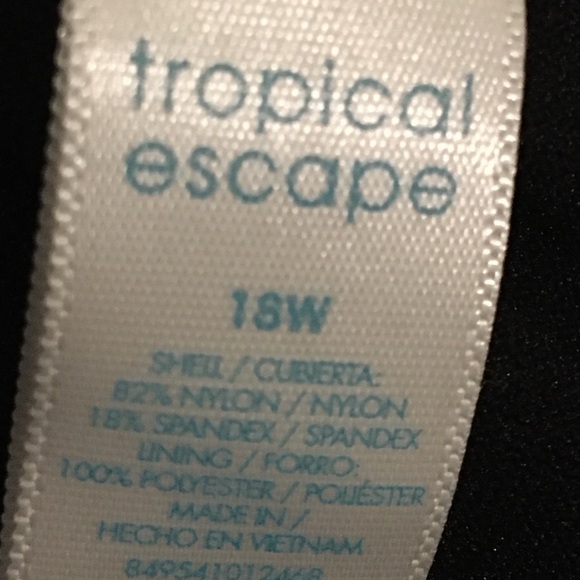 SOLD❤!!Women’s plus size bathing suit - Picture 4 of 4